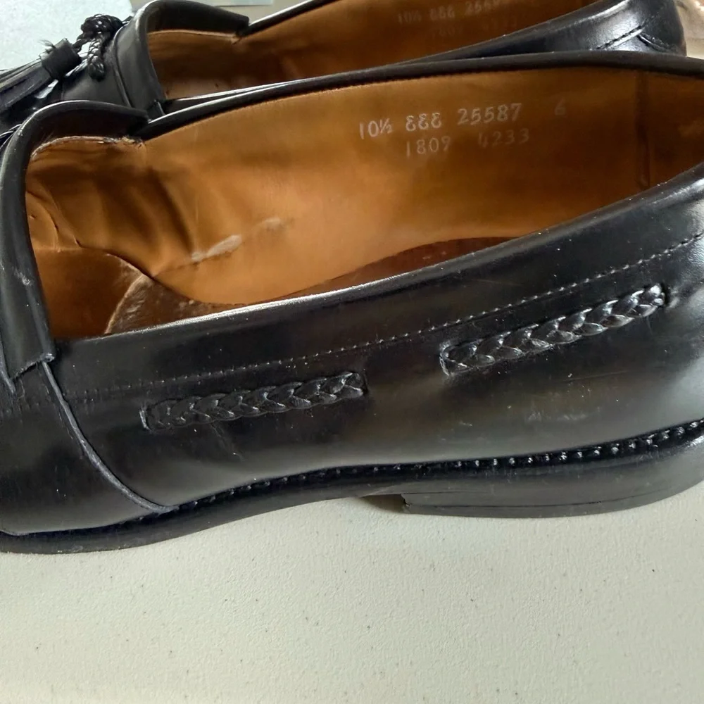 Allen Edmonds Cody slip on black leather loafers woven with tassels 10.5 EEE